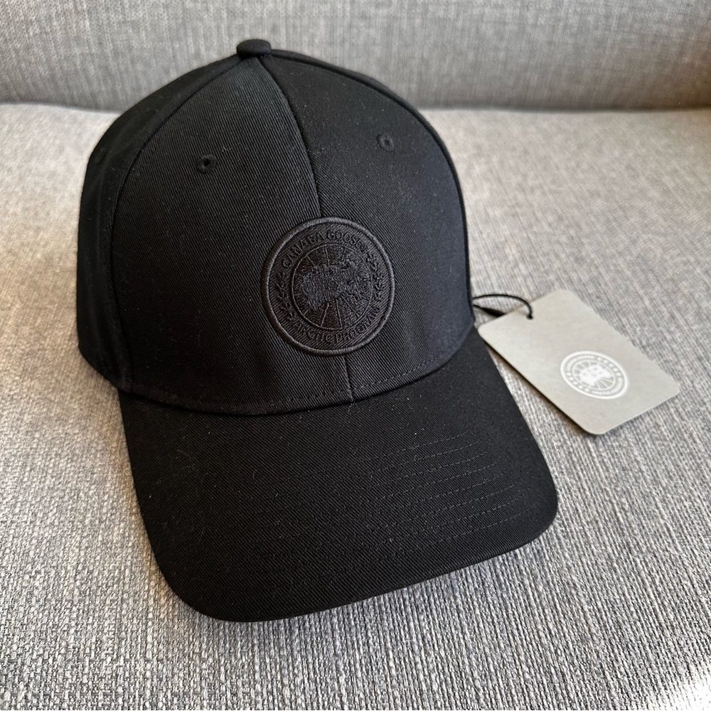NWT Canada Goose Black Tonal Cap